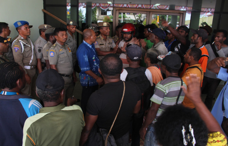 Ganti Rugi Tanah Warga Kampung Waibron Segera Dibayarkan